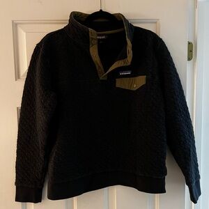 PATAGONIA QUILTED PULL OVER; Dark Gray; Size large.